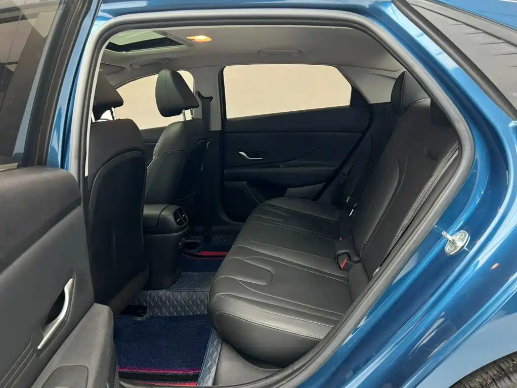 Hyundai Elantra — миниатюра 16