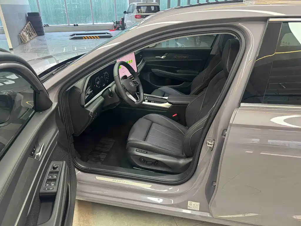 Volkswagen Passat 2025 Pro 380TSI