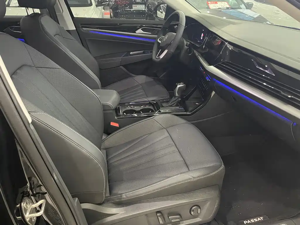 Volkswagen Passat 2025 380TSI