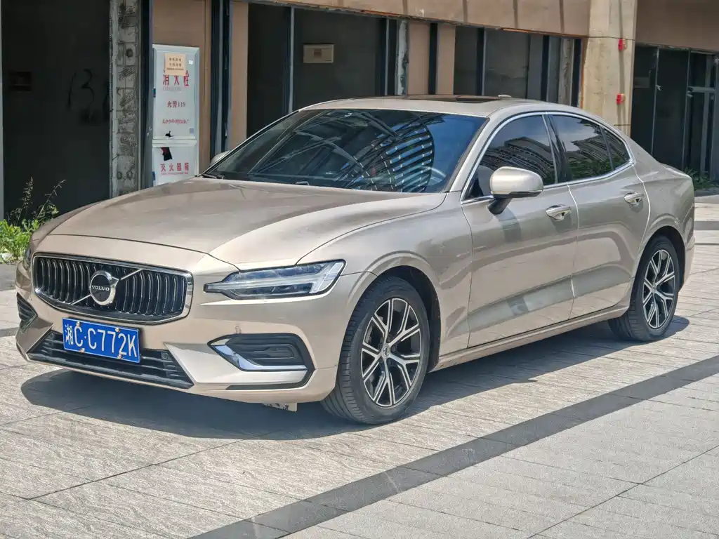 Volvo S60 2022