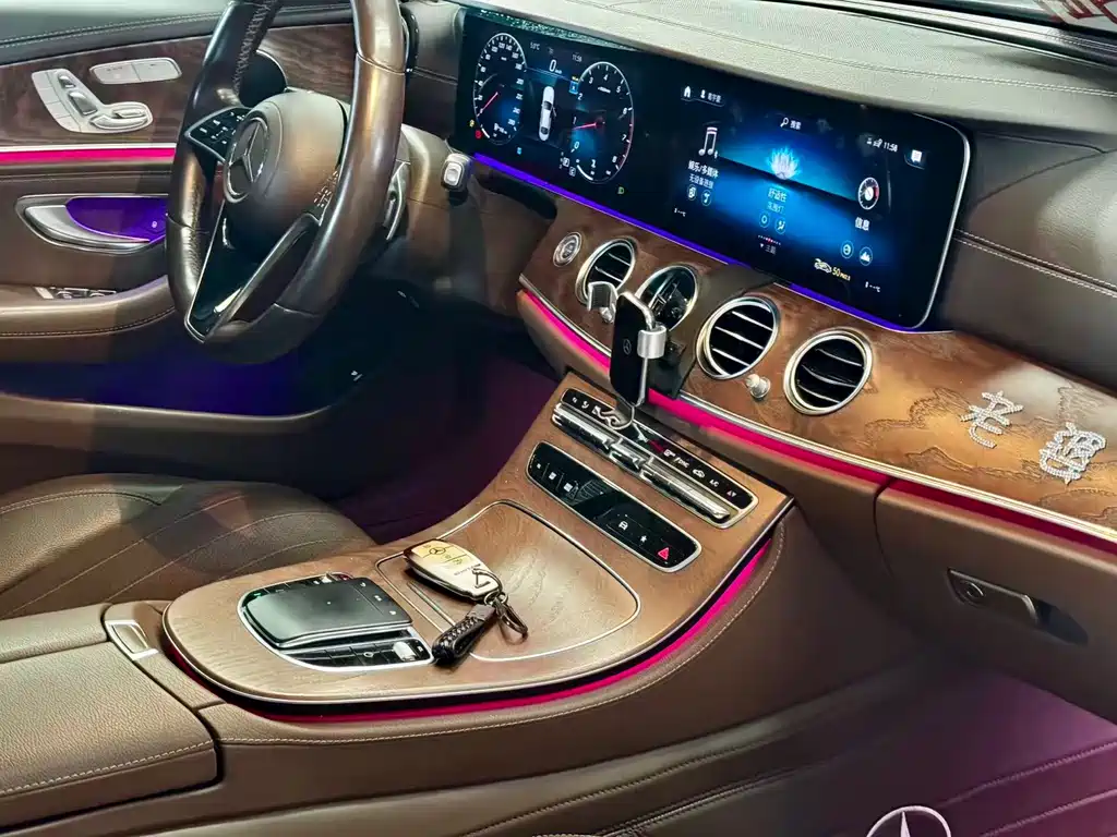 MERCEDES-BENZ E CLASS