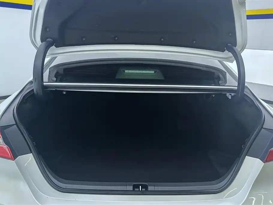 Toyota Camry 2022 2.0GVP Lead