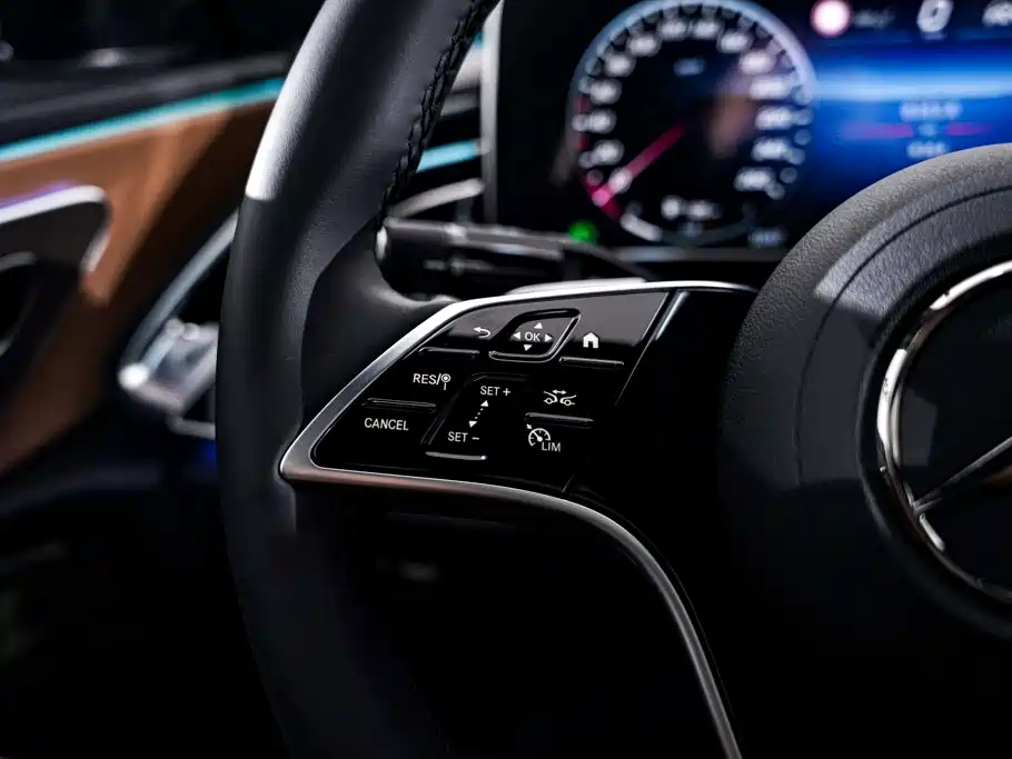 Mercedes-Benz E-Class — миниатюра 27