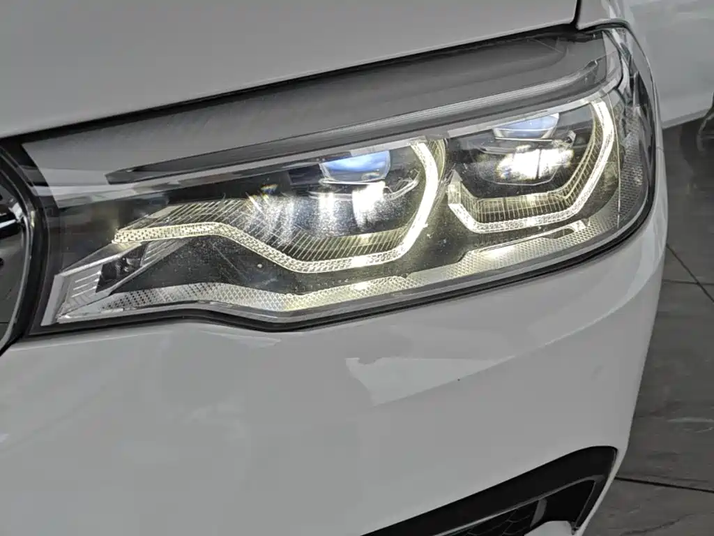 BMW 5 Series — миниатюра 24