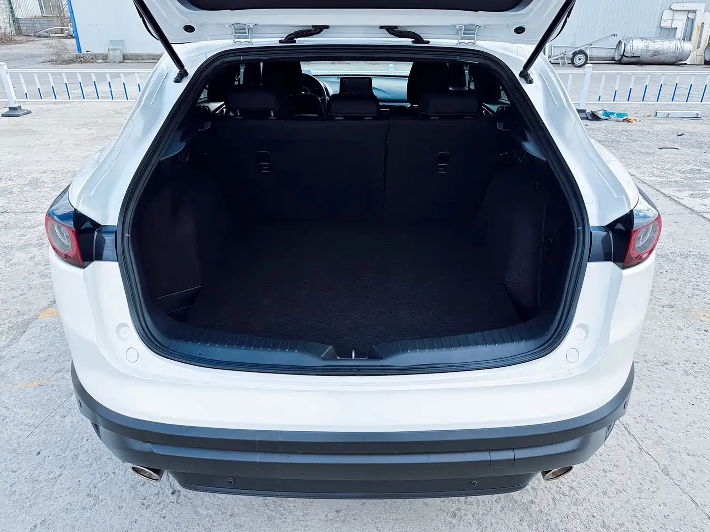 Mazda CX-4 2023 Белый из Китая, фото 4