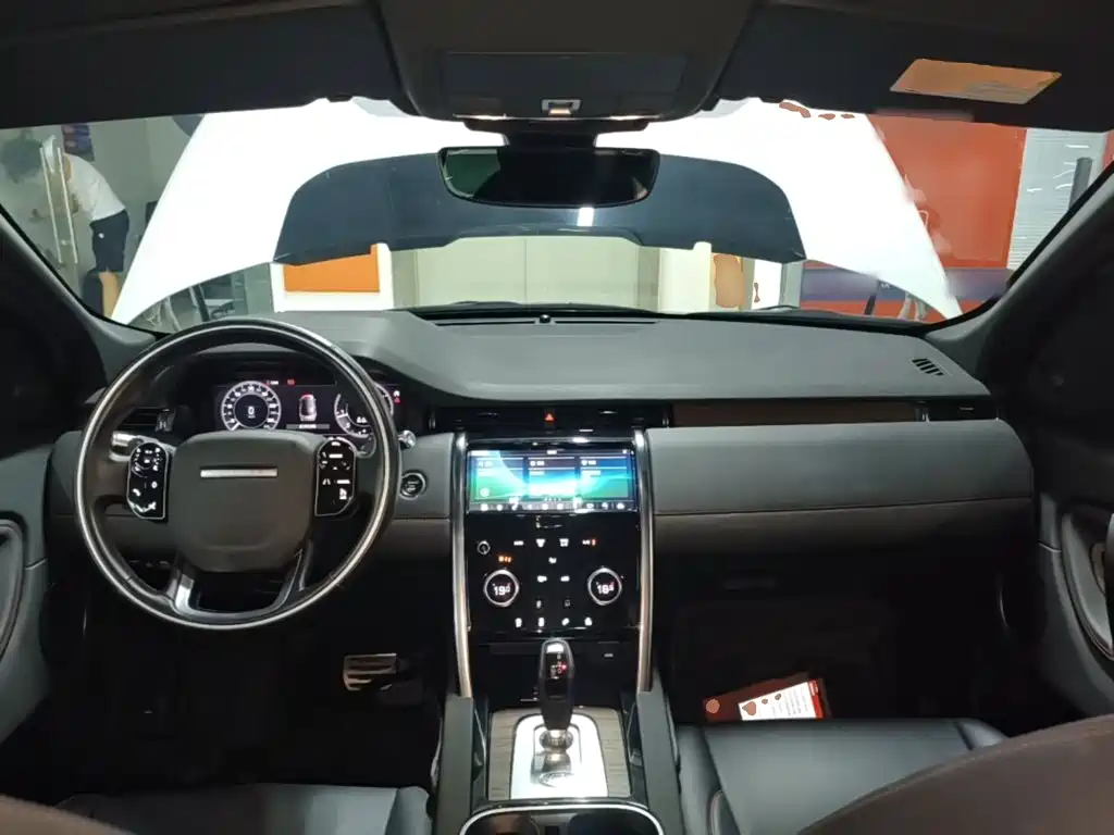 Land Rover Discovery Sport — миниатюра 10