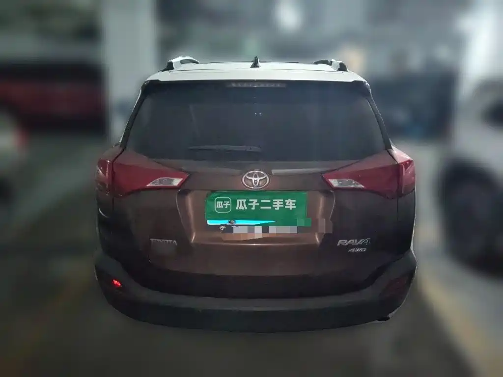 Toyota RAV4 — миниатюра 5