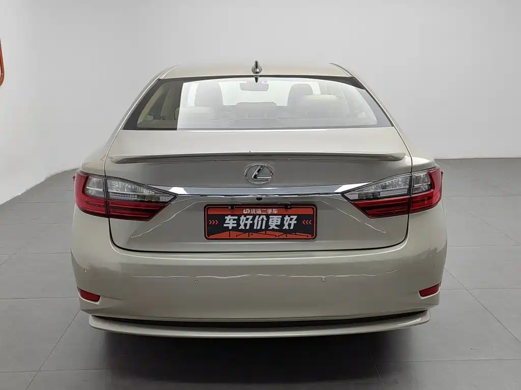 Lexus ES — миниатюра 4