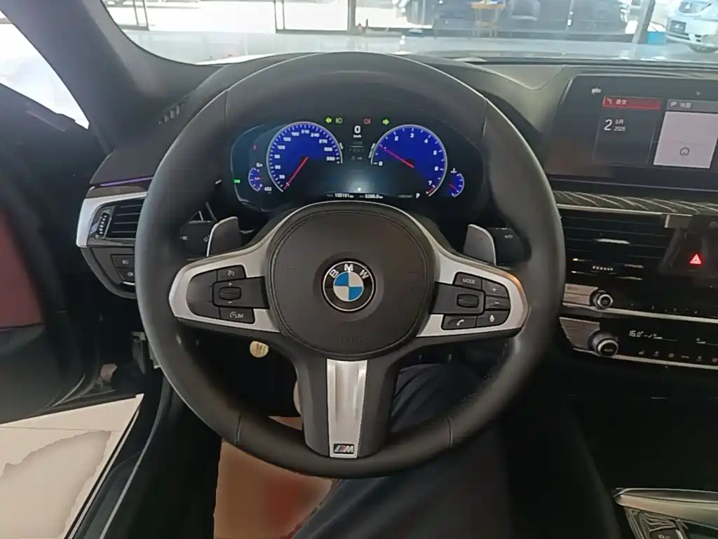BMW 5 Series — миниатюра 11