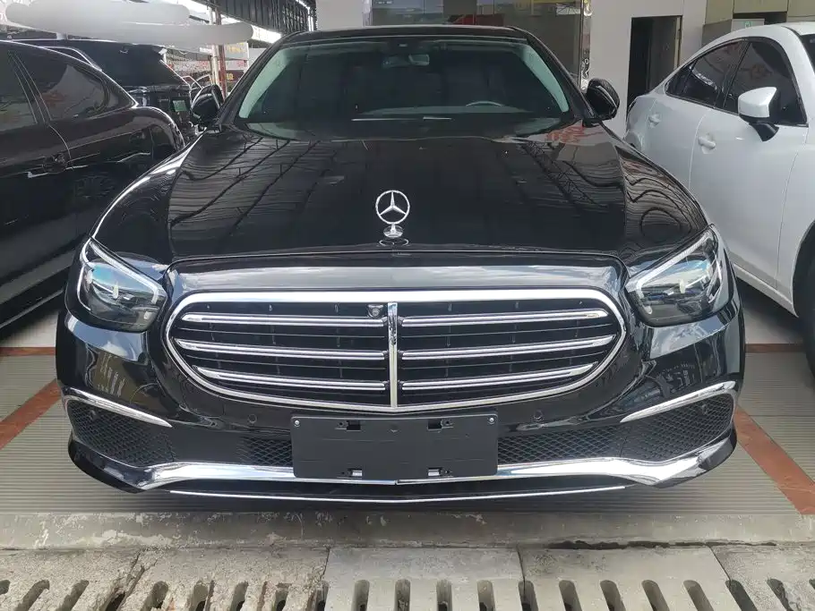 Mercedes-Benz E-Class — миниатюра 2