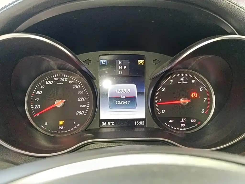 Mercedes-Benz GLC — миниатюра 12