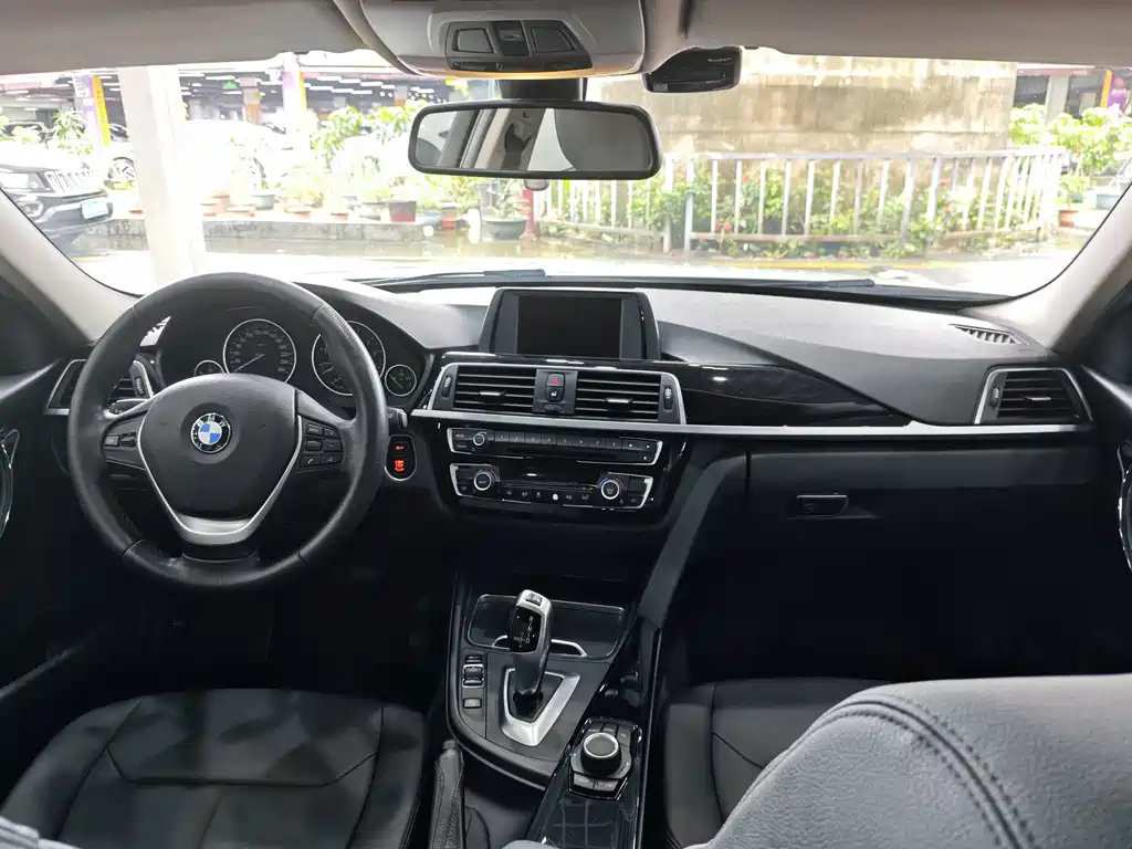 BMW 3 Series — миниатюра 13