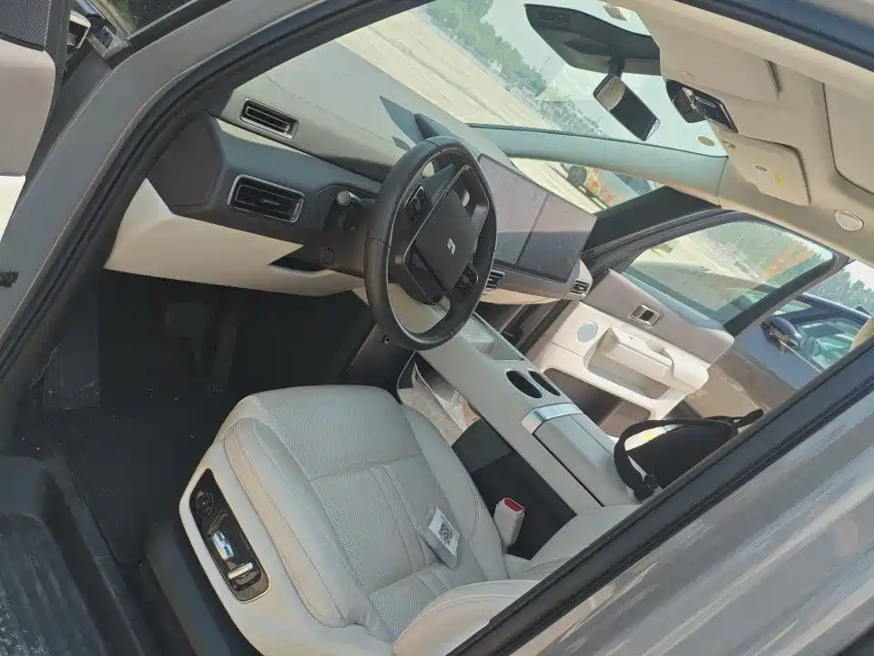 Li Auto Li MEGA — миниатюра 2