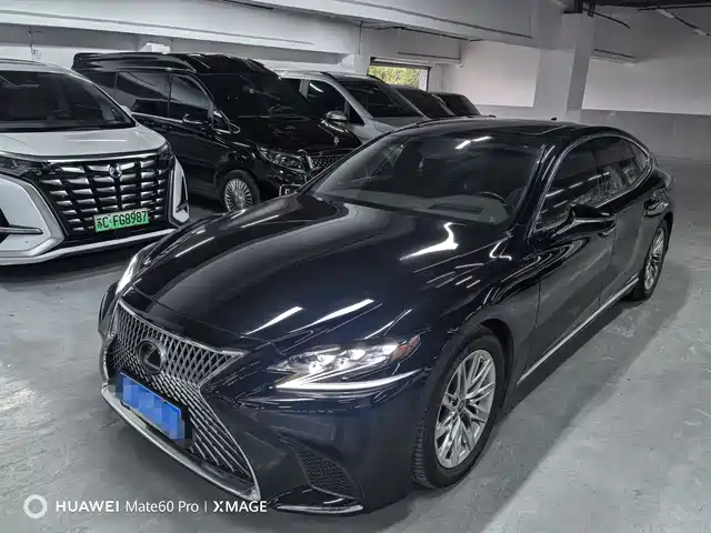 LEXUS LS