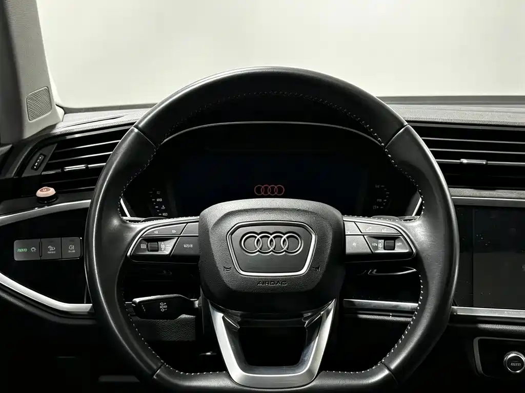 Audi Q3 — миниатюра 10