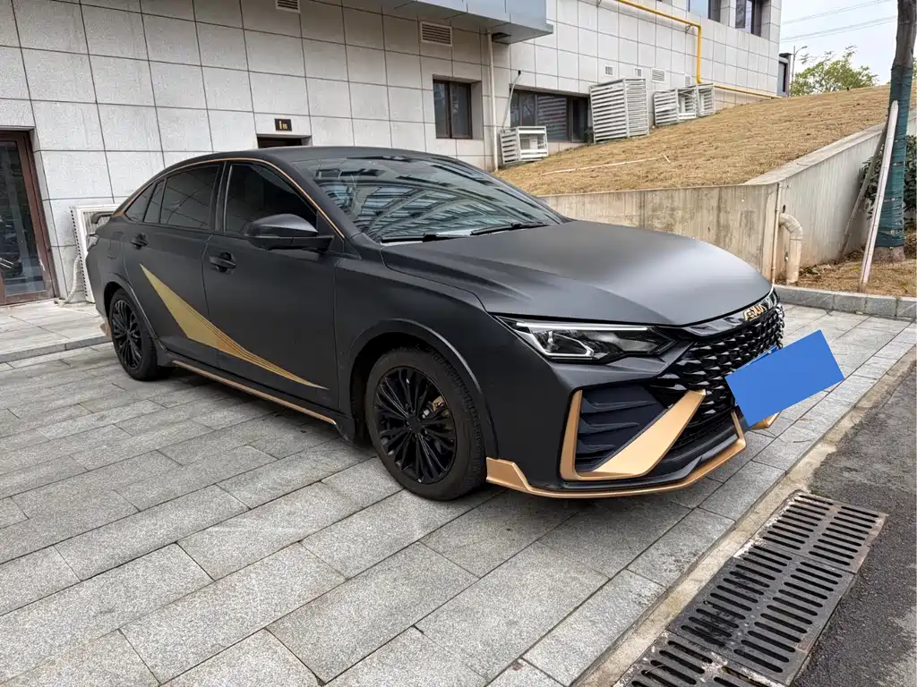 DONGFENG YI HYUN MAX