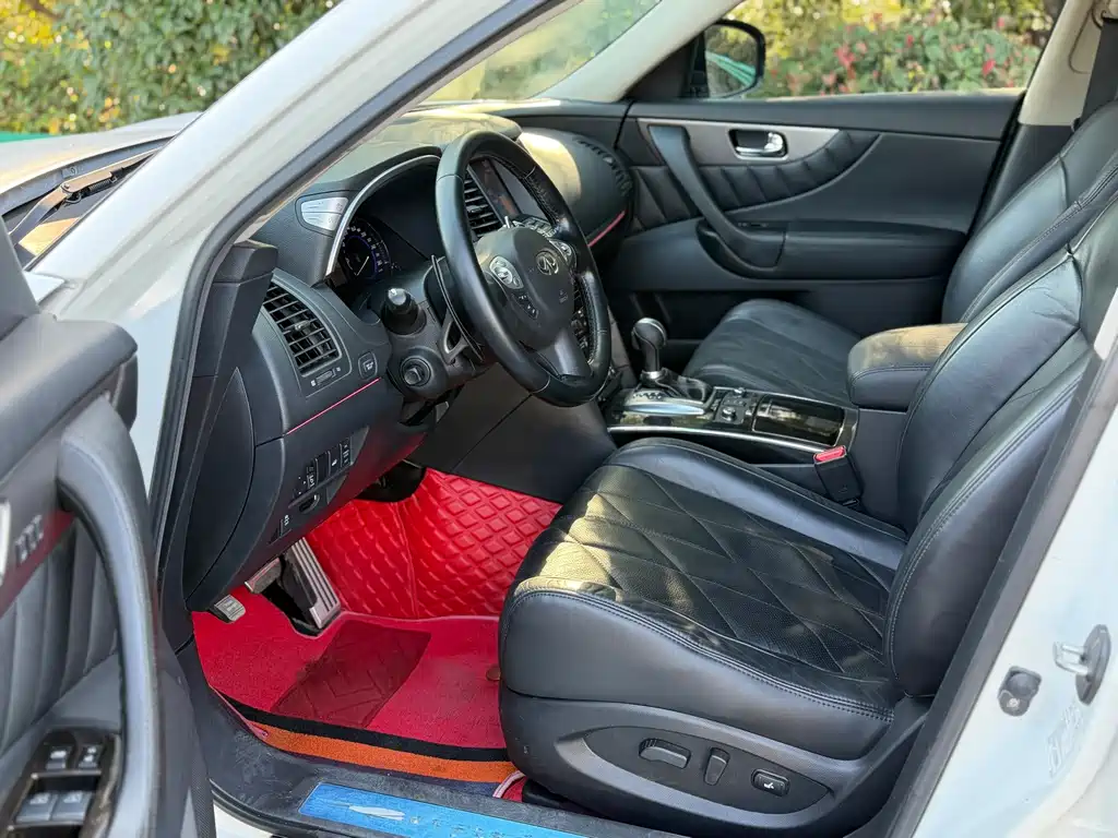 Infiniti QX70 — миниатюра 8