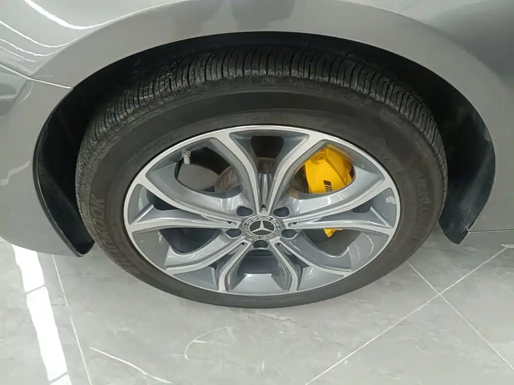 Mercedes-Benz E-Class — миниатюра 23