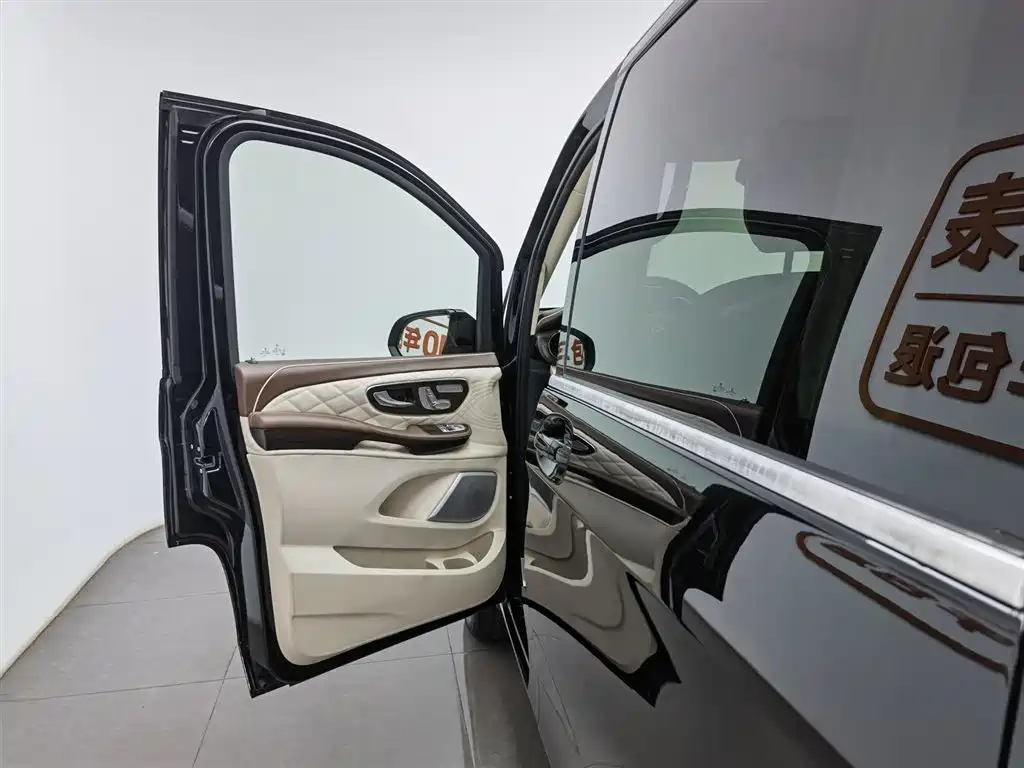 MERCEDES-BENZ V CLASS