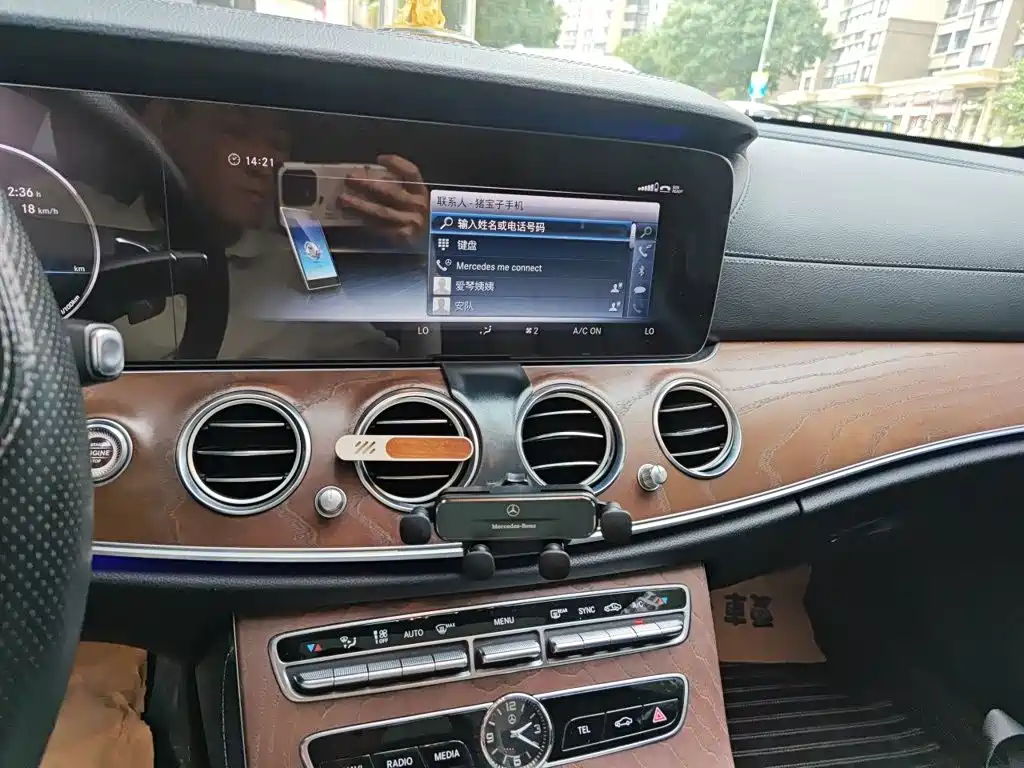 Mercedes-Benz E-Class — миниатюра 10