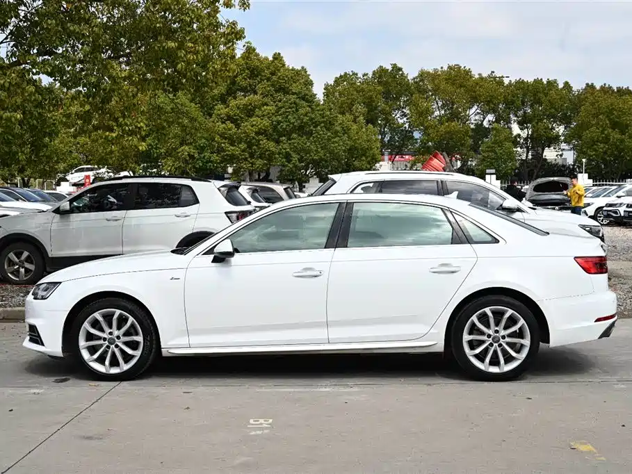 Audi A4L 2017 40 TFSI