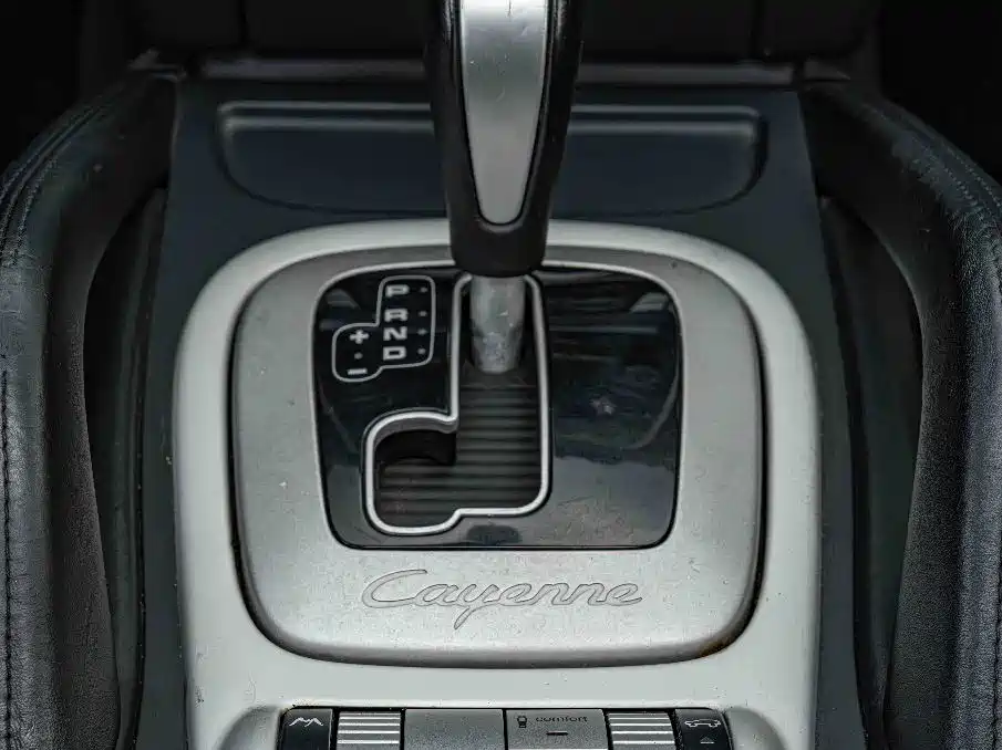 Porsche Cayenne — миниатюра 16