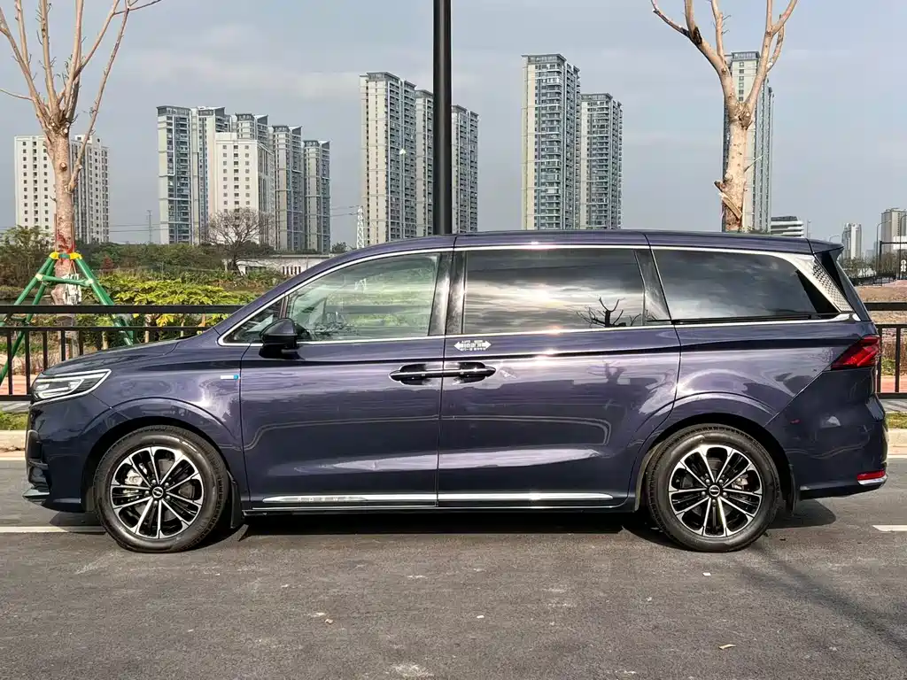 Roewe iMAX8 2021 400TGI Supreme
