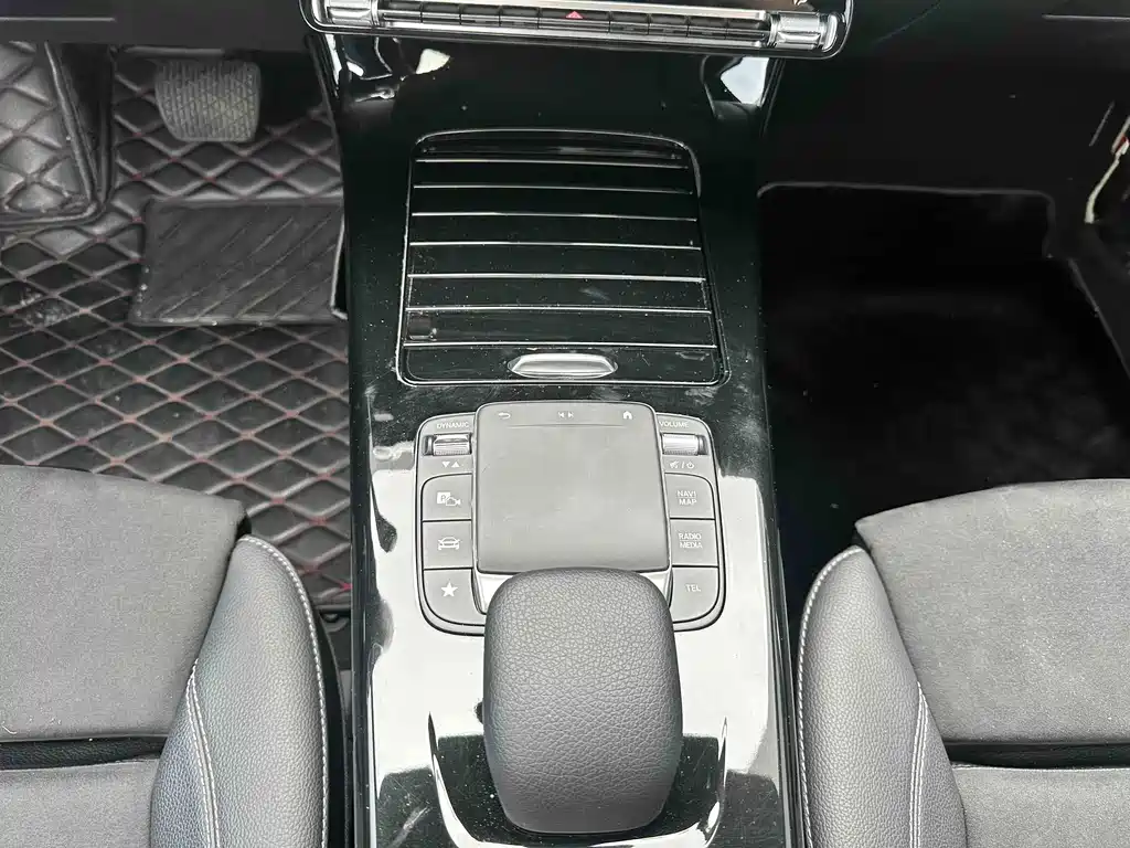 Mercedes-Benz A-Class — миниатюра 13