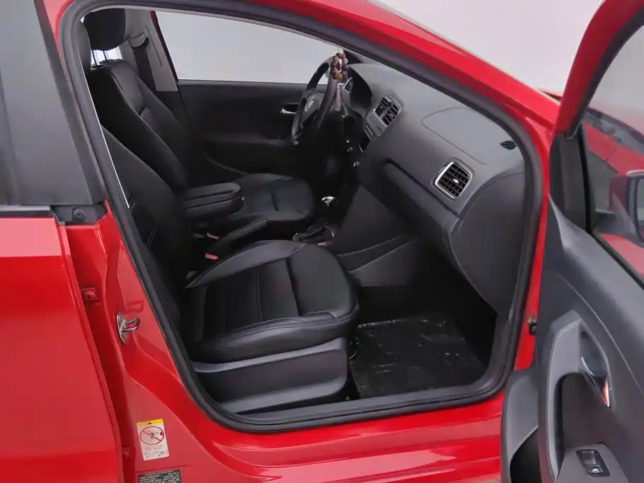 Volkswagen Polo — миниатюра 8