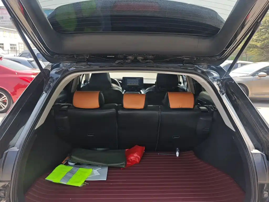 TOYOTA LING FANG HARRIER