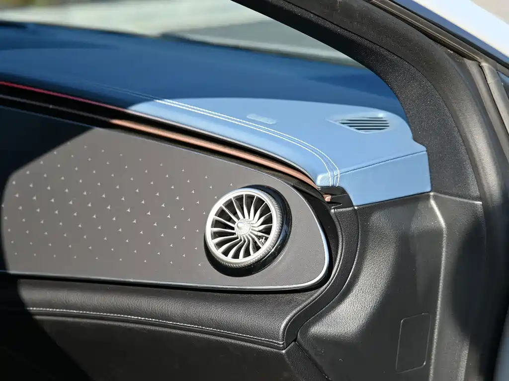 Mercedes-Benz EQE — миниатюра 11