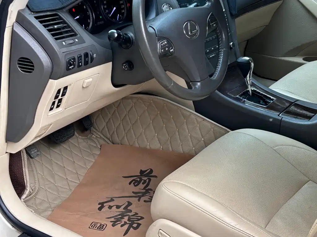 Lexus ES 2012 240