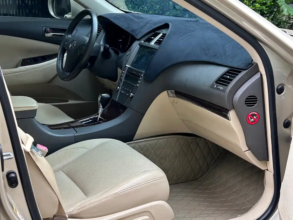 Lexus ES 2012 240