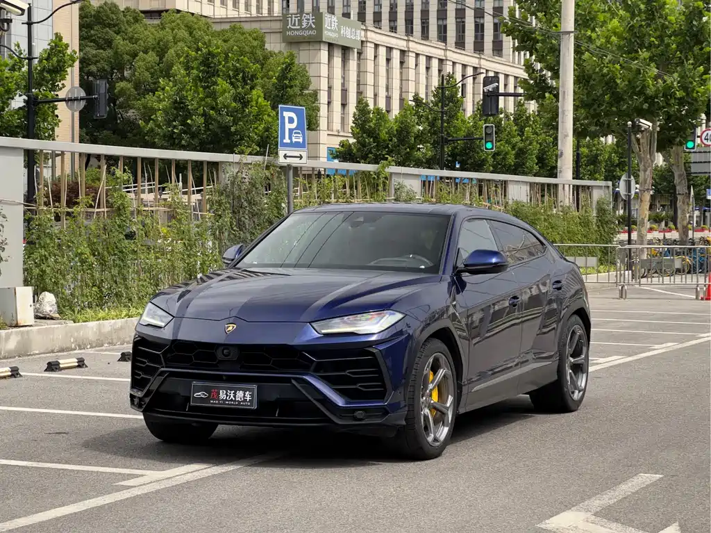 Купить Lamborghini Urus