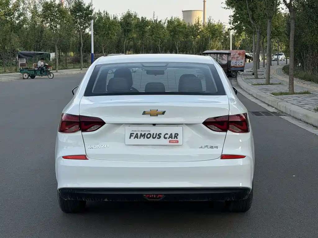 Chevrolet Monza — миниатюра 5