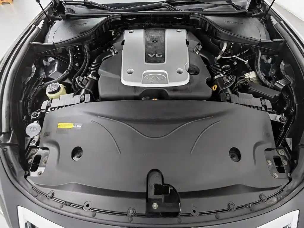 Infiniti Q70 — миниатюра 6
