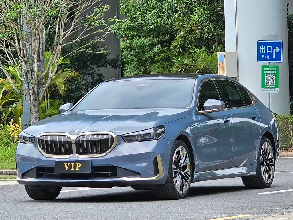 BMW 5 Series 2025