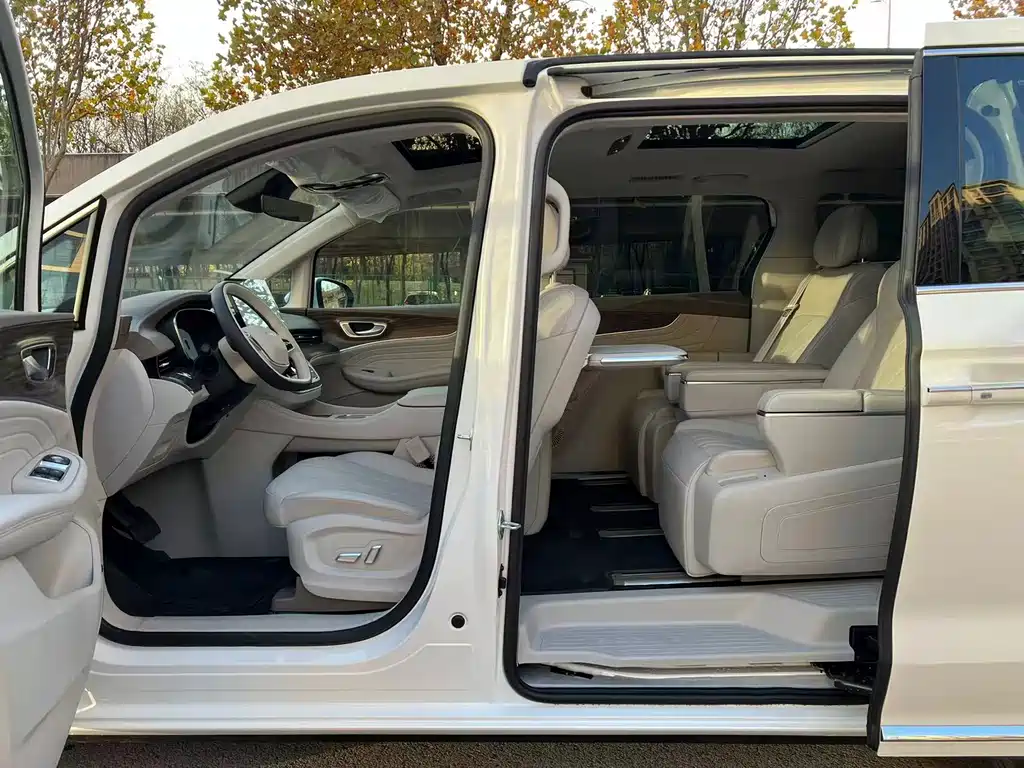 ROEWE IMAX8 NEW ENERGY