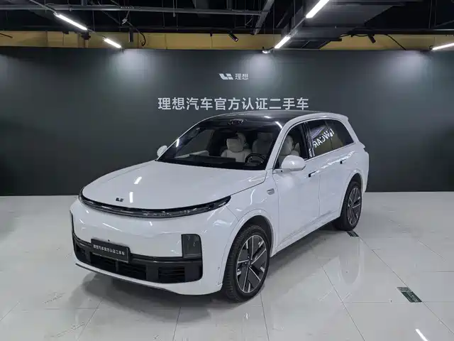 Li Auto 理想L8
