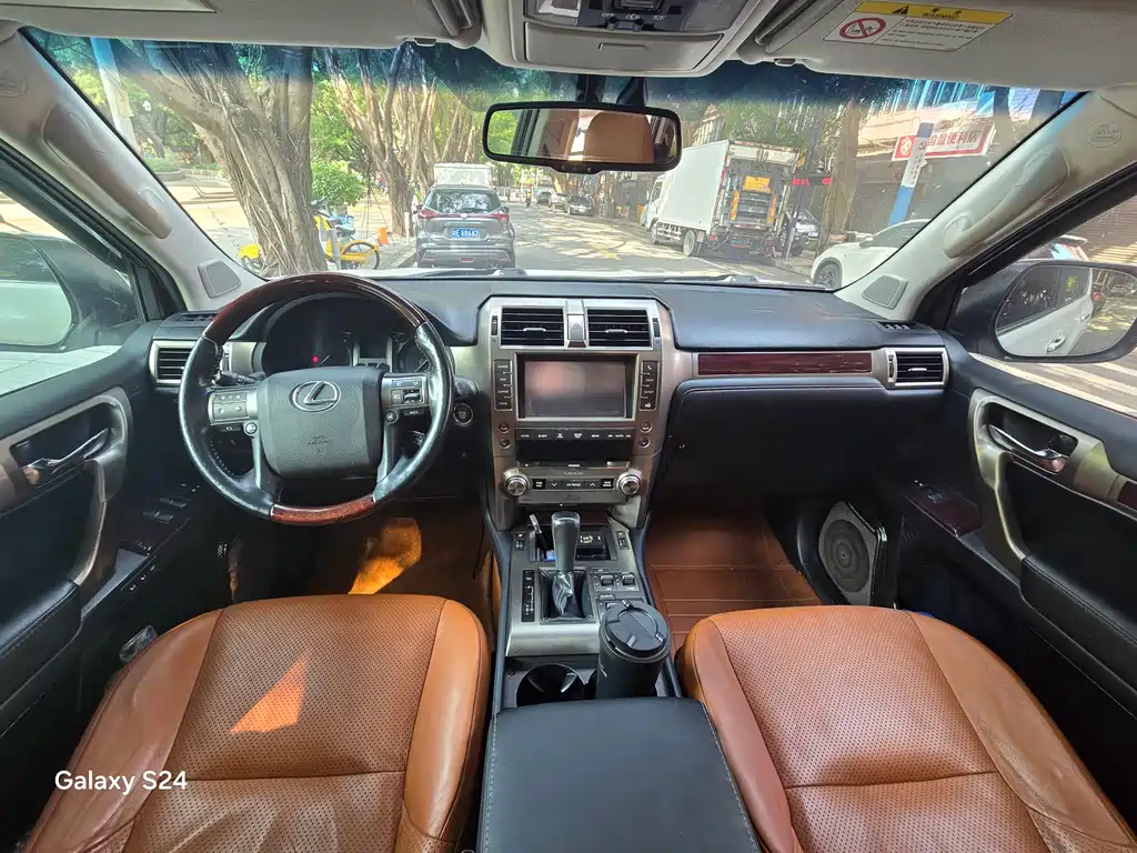 Lexus GX — миниатюра 12