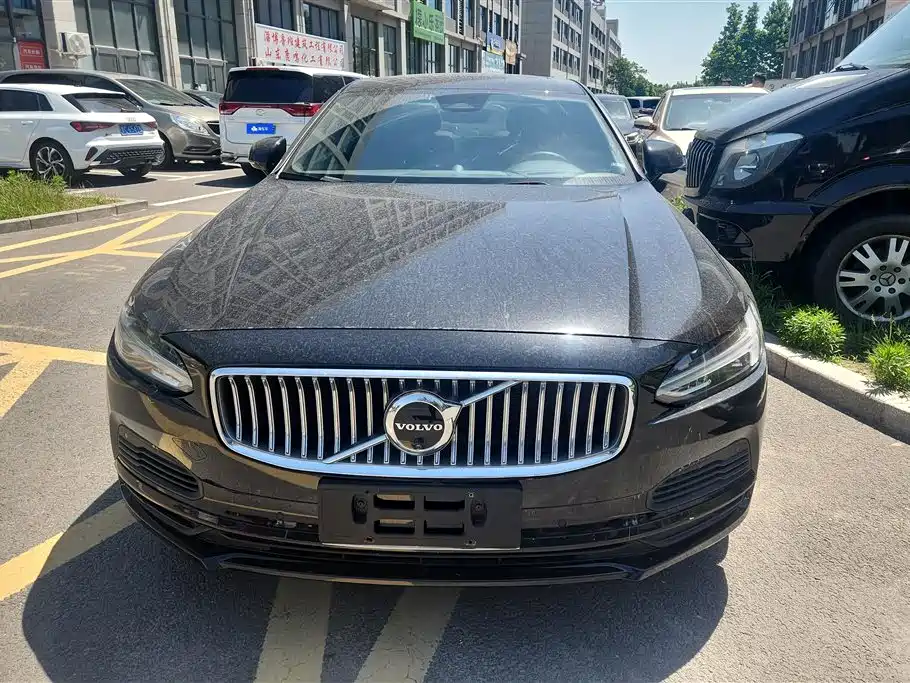 Volvo S90 2024 Luxury
