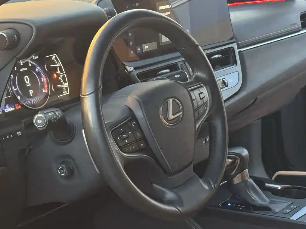 Lexus ES 2022 200