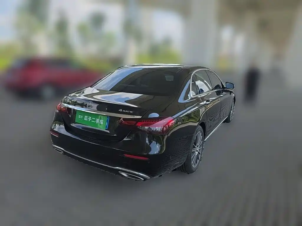 Mercedes-Benz E-Class — миниатюра 5
