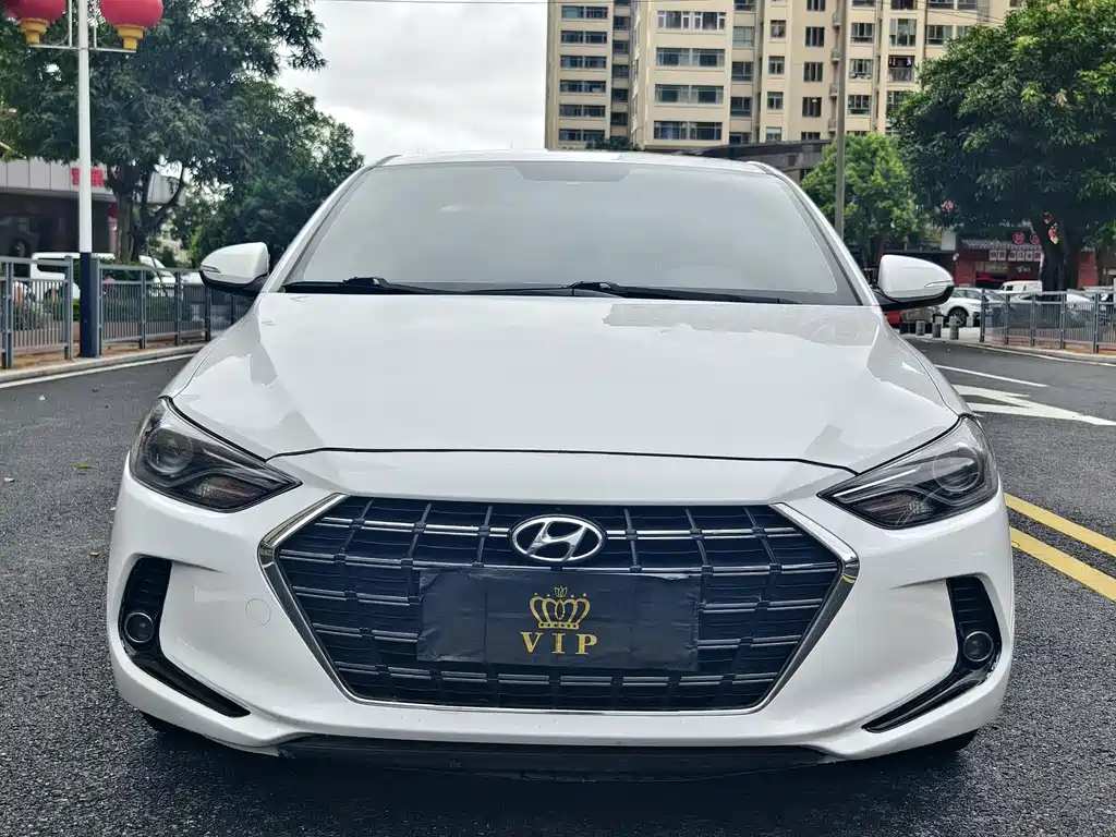 Hyundai Elantra — миниатюра 2