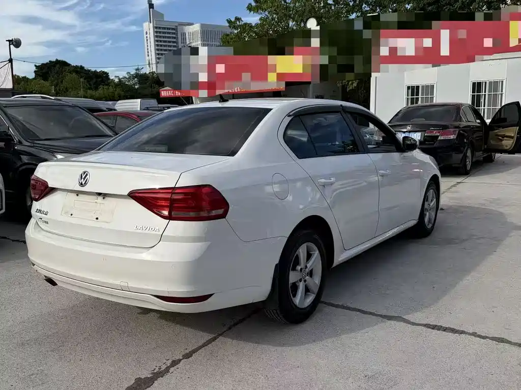 Volkswagen Lavida — миниатюра 4
