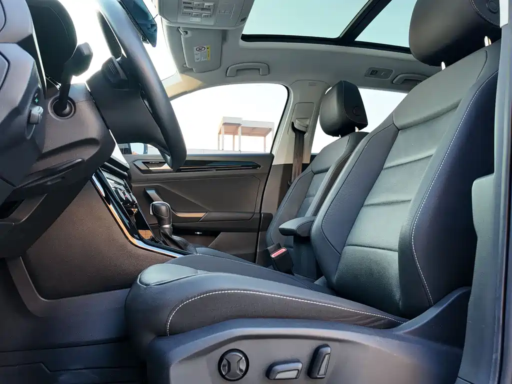 VOLKSWAGEN T ROC EXPLORING SONGS