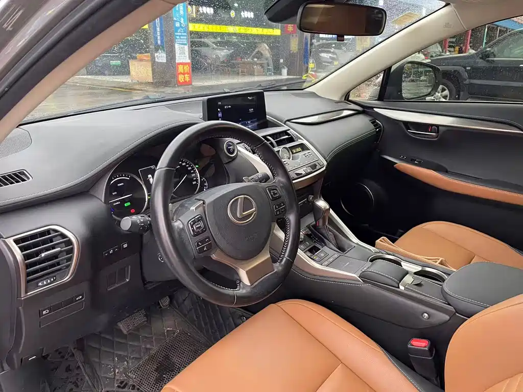 Lexus NX — миниатюра 8