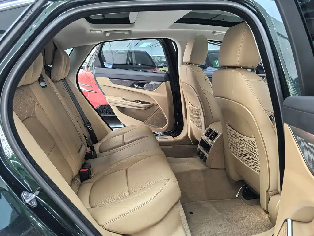 Jaguar XFL — миниатюра 11