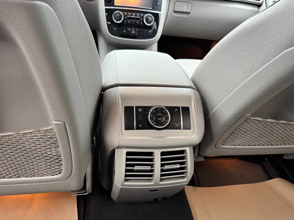 Mercedes-Benz R 2017 R 320 4MATIC