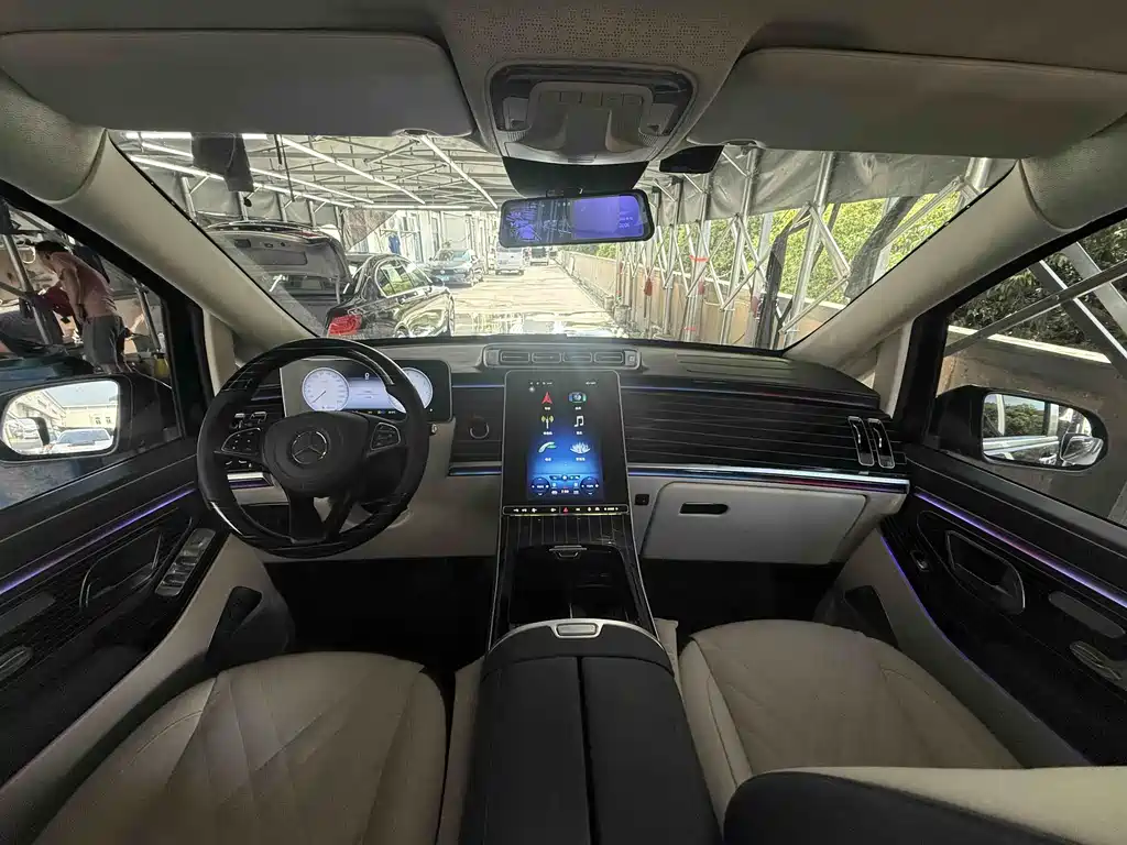 Mercedes-Benz Vito 2023 2.0T Elite 7 мест